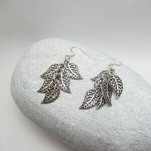 Leaf dangle earrings